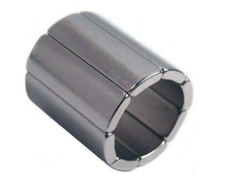 電機磁鐵是選用瓦形的還是直矩形的磁鐵呢？?jì)烧哂泻螀^別？